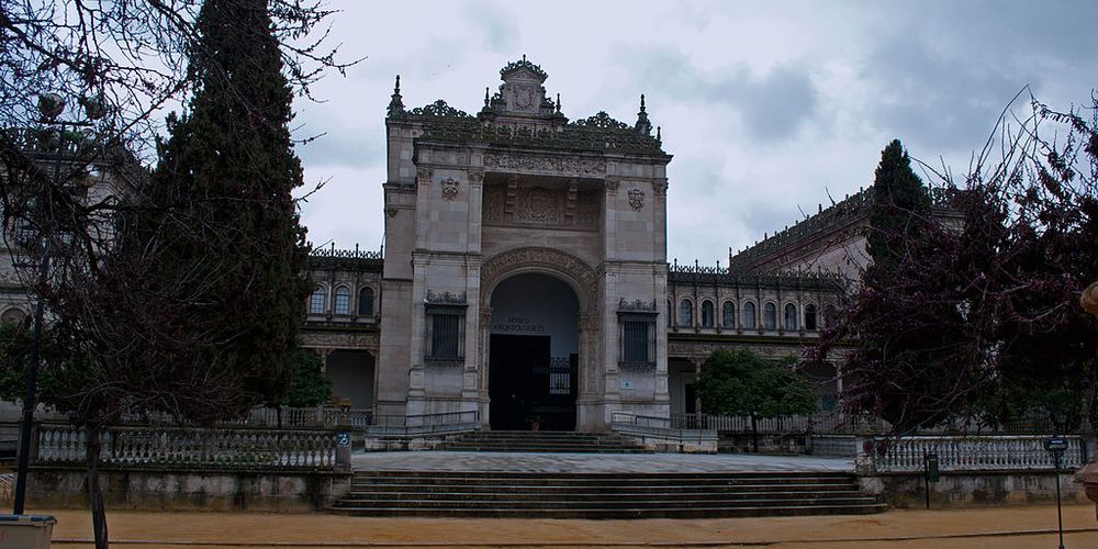 Voorgevel van het archeologisch museum van Sevilla